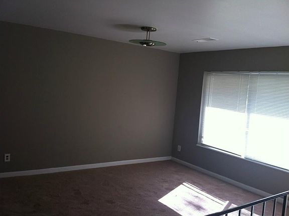 4th image of 4108 Camellia Cir