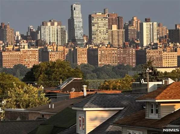 263 Morningside Avenue, Cliffside Park, NJ 07010