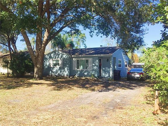 2nd image of 10207 Newport Cir