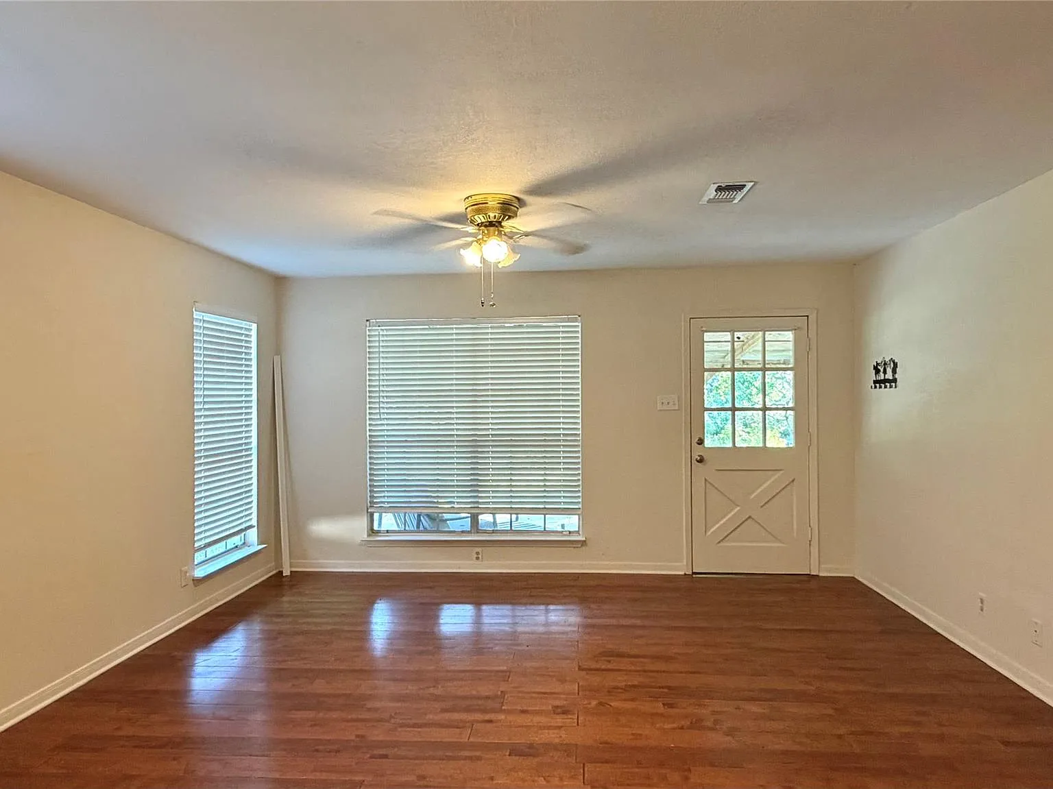2 bed, 1.0 bath, 960 sqft, $1,650 — Photo 4