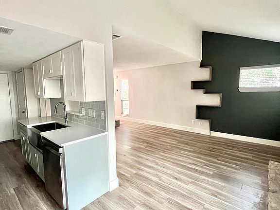 4th image of 4502 Dorsett Oaks Cir #B