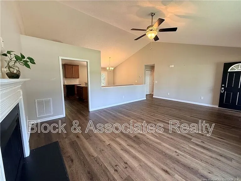 455 Crusaders Dr — Photo 3