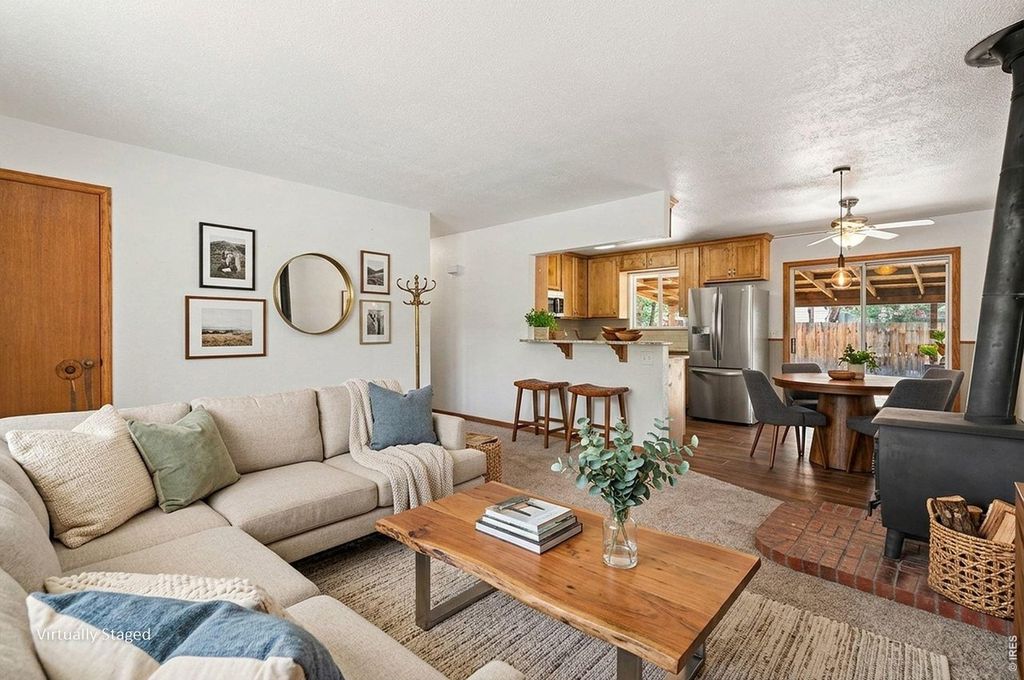 253 Blossom Dr