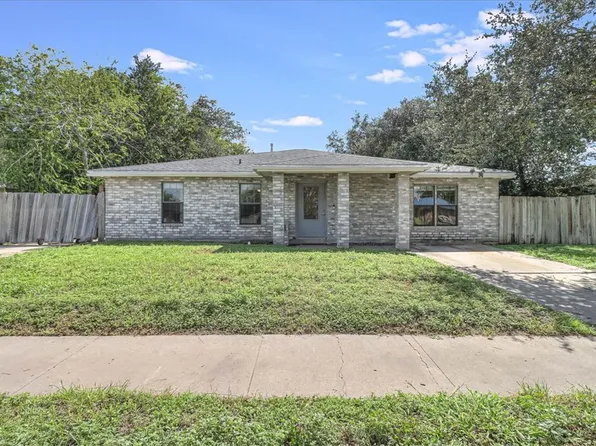 2111 E Lott Ave, Kingsville, TX 78363