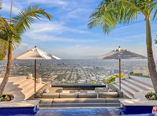 8450 Grand View Dr, Los Angeles, CA 90046