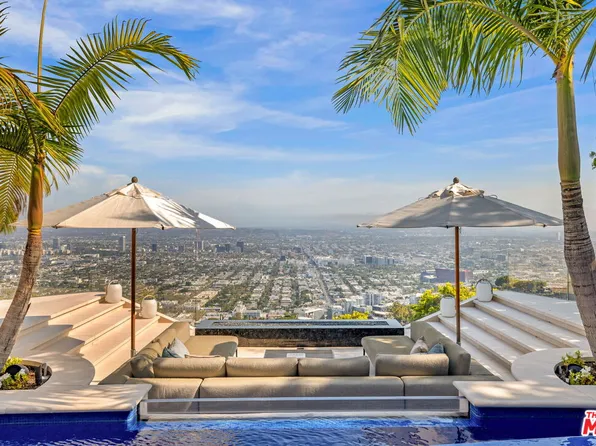 8450 Grand View Dr, Los Angeles, CA 90046