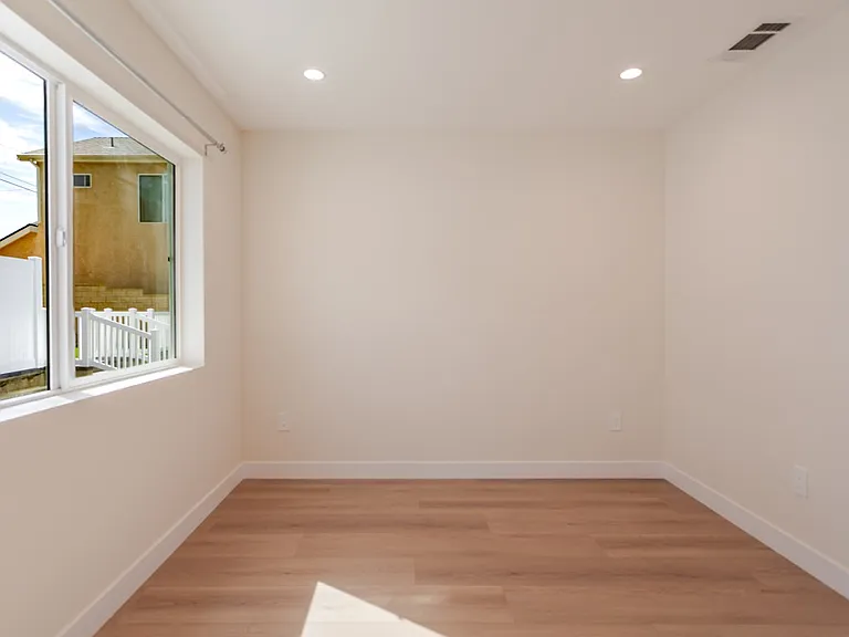 10423 Pinyon Ave — Photo 9
