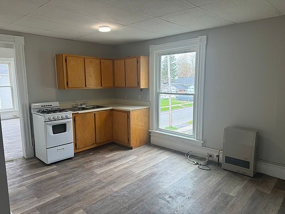 3rd image of 334 Clay St APT 5