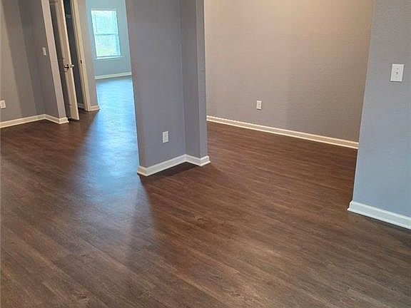 2nd image of 565 Greenlee Rd