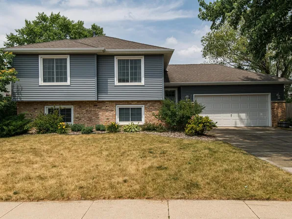 4415 56th St NW, Rochester, MN 55901