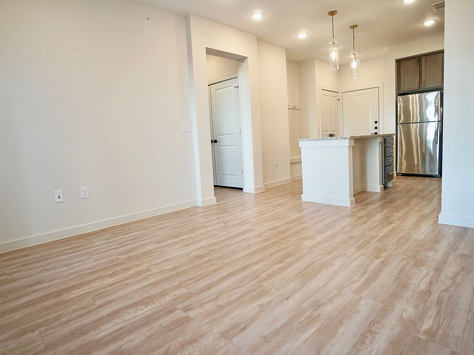 1st image of 107 Folsom St #2145