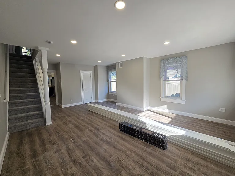613 Sherman St — Photo 6