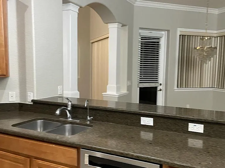 5667 Vintage View Ave — Photo 5
