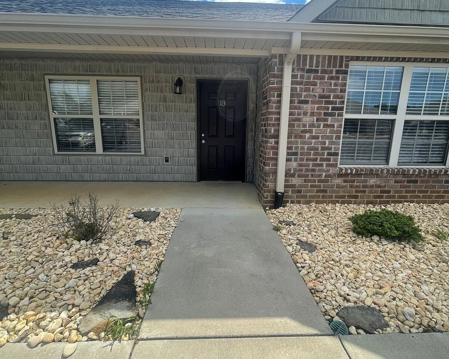 Modern 2-Bedroom Apartment in Rogersville, AL Move-In Ready! — Photo 2
