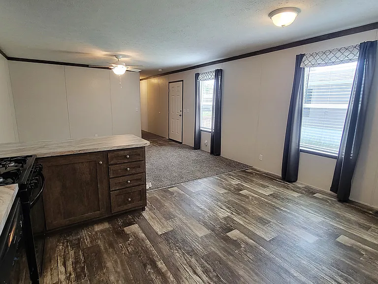 669 Oregon St #669 — Photo 6