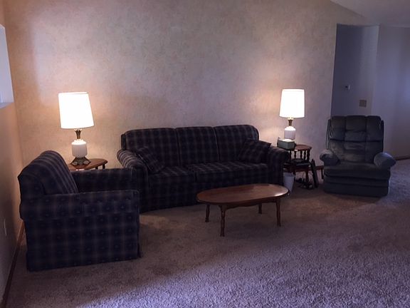 3rd image of 32 Gaynor Ct