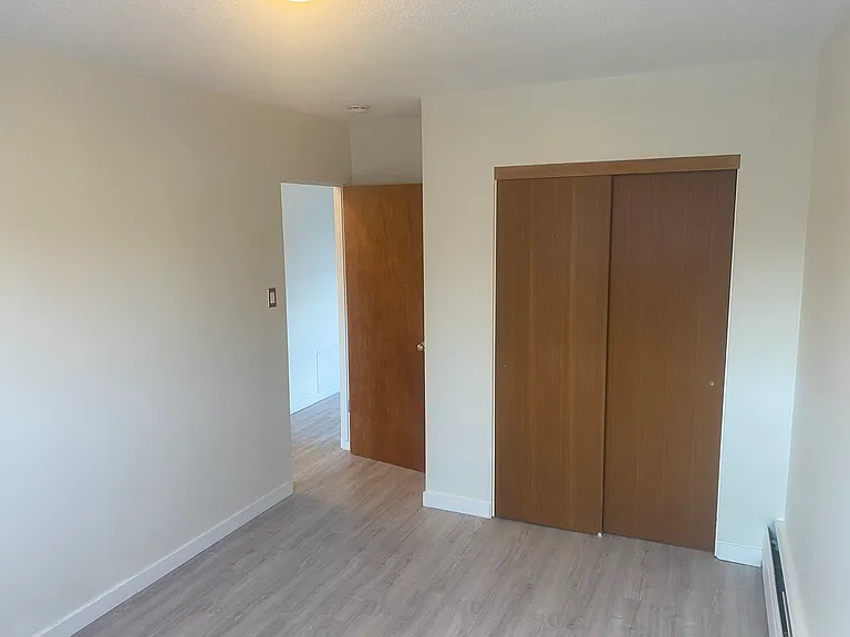 514 12th St E #11 — Photo 14