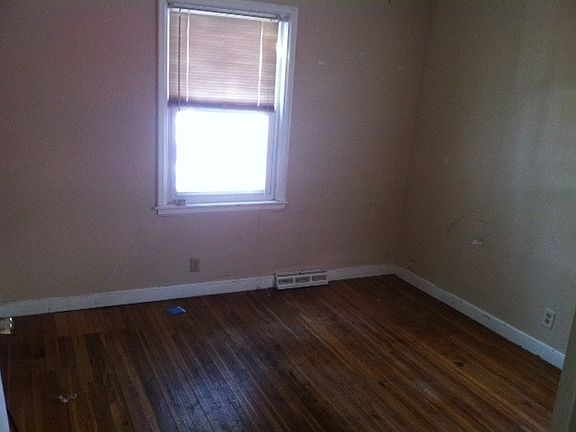 4th image of 3614 Thomas Ave N