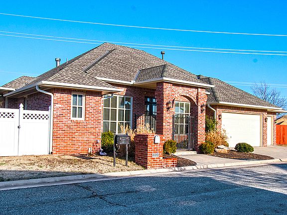 2nd image of 13108 Dawson Ct