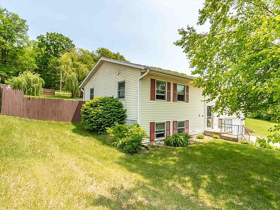 3rd image of 28315 Clary Ln