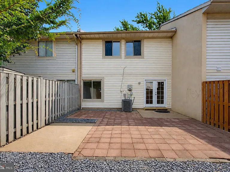 744 Cordell Way — Photo 37