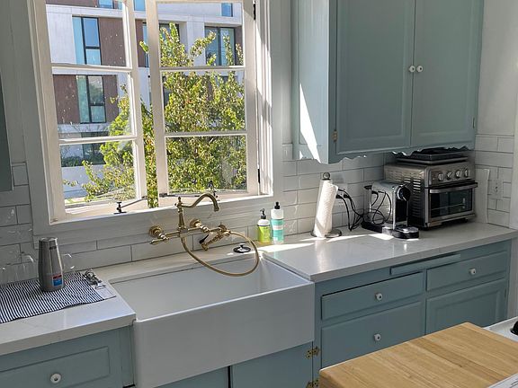 Kitchen with farmhouse sink
