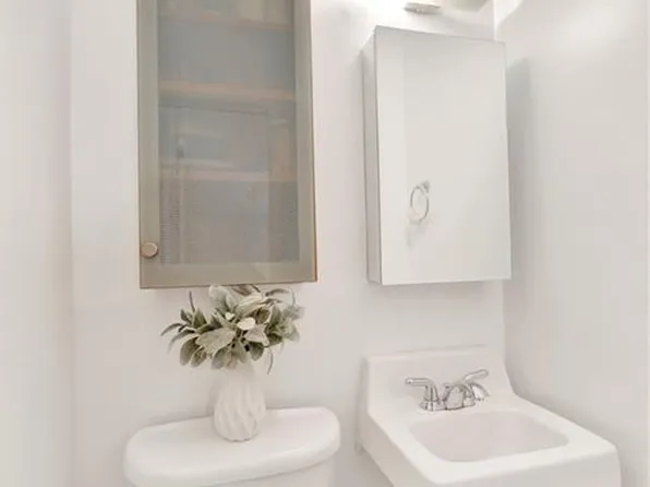 8940 Colonial Road image 18 of 20