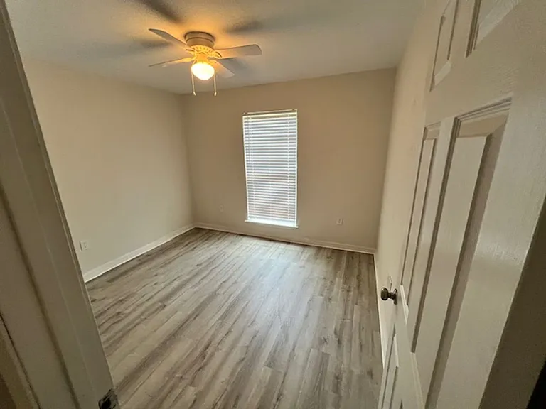 6038 W Adams St — Photo 13