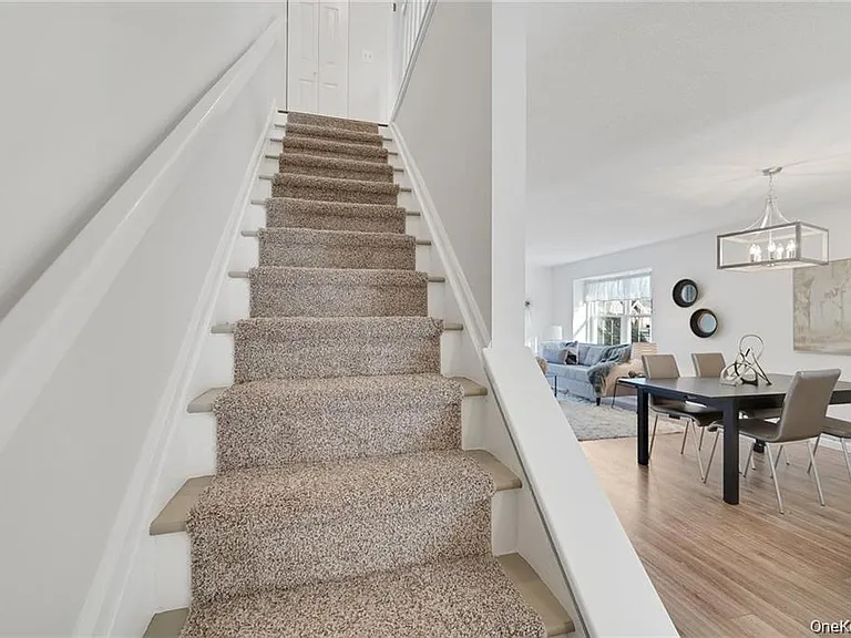 2 Goldsmith Ct — Photo 12