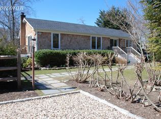 26 Lake Dr, Southampton, NY 11968