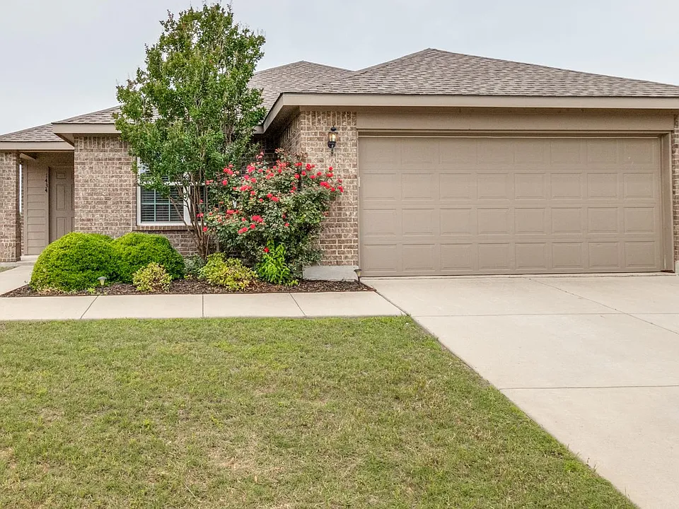1434 S Raven Dr