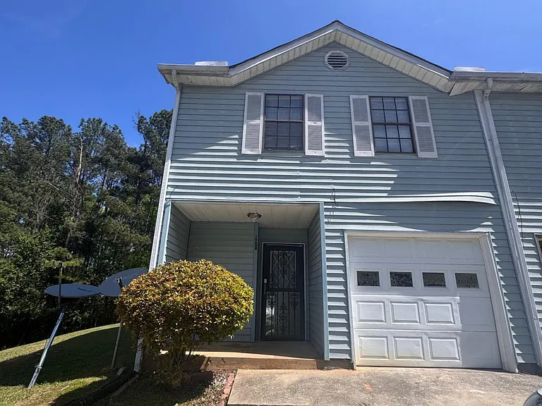 1602 Pine Tree Trl — Photo 1