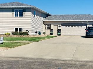 2312 7th Ave SW, Minot, ND 58701