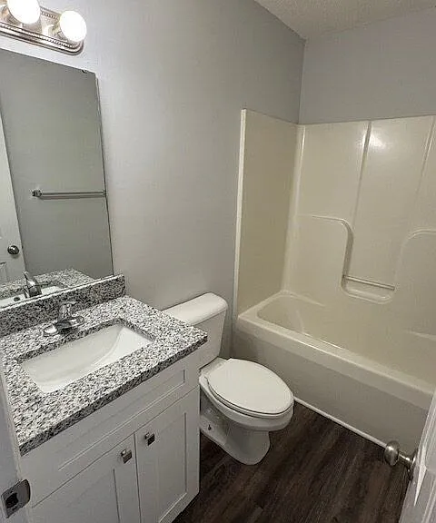 2511 Bluff View Ct #B — Photo 8