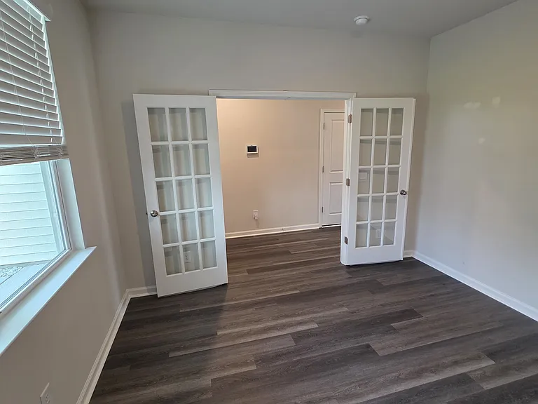 239 Londonshire Dr — Photo 4