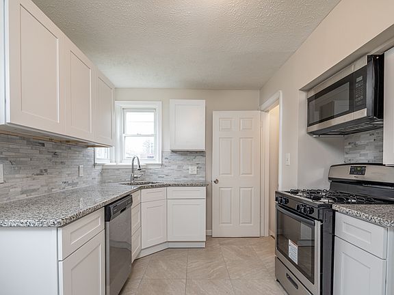 3rd image of 16815 Biltmore Ave