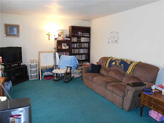 5th image of 210 Billo Dr