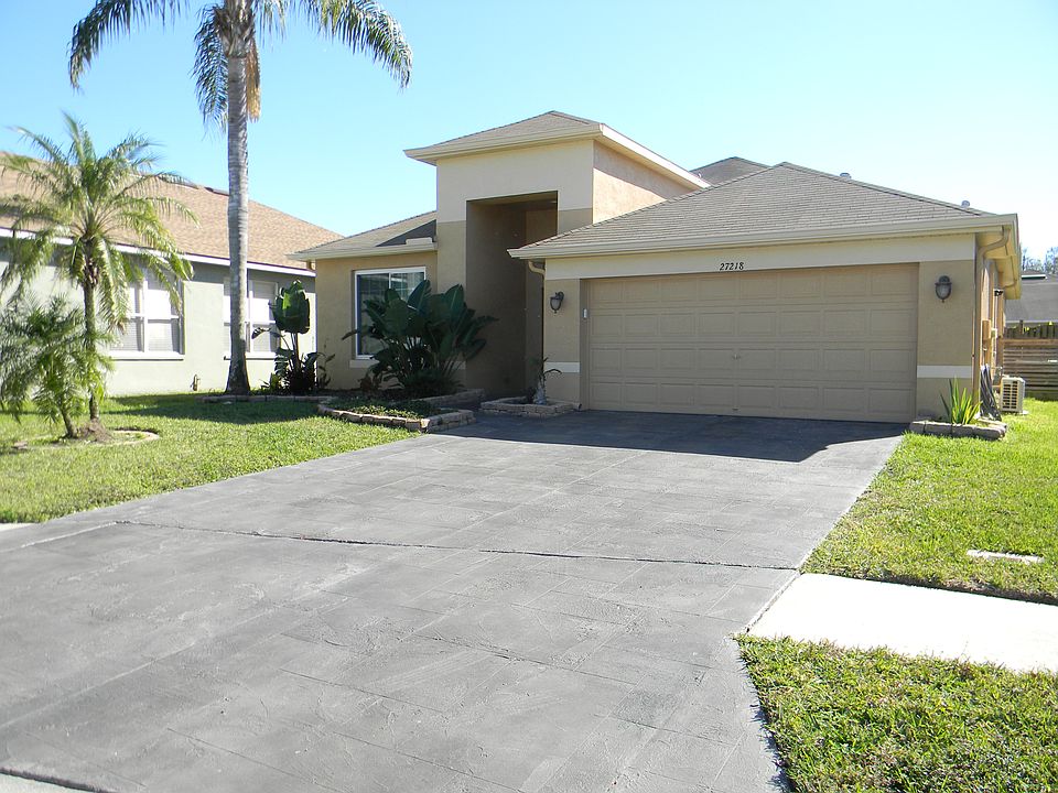 Concrete overlay driveway