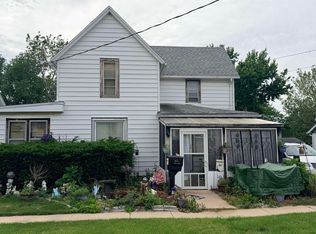 4 S Mulberry Ave, Mount Morris, IL 61054
