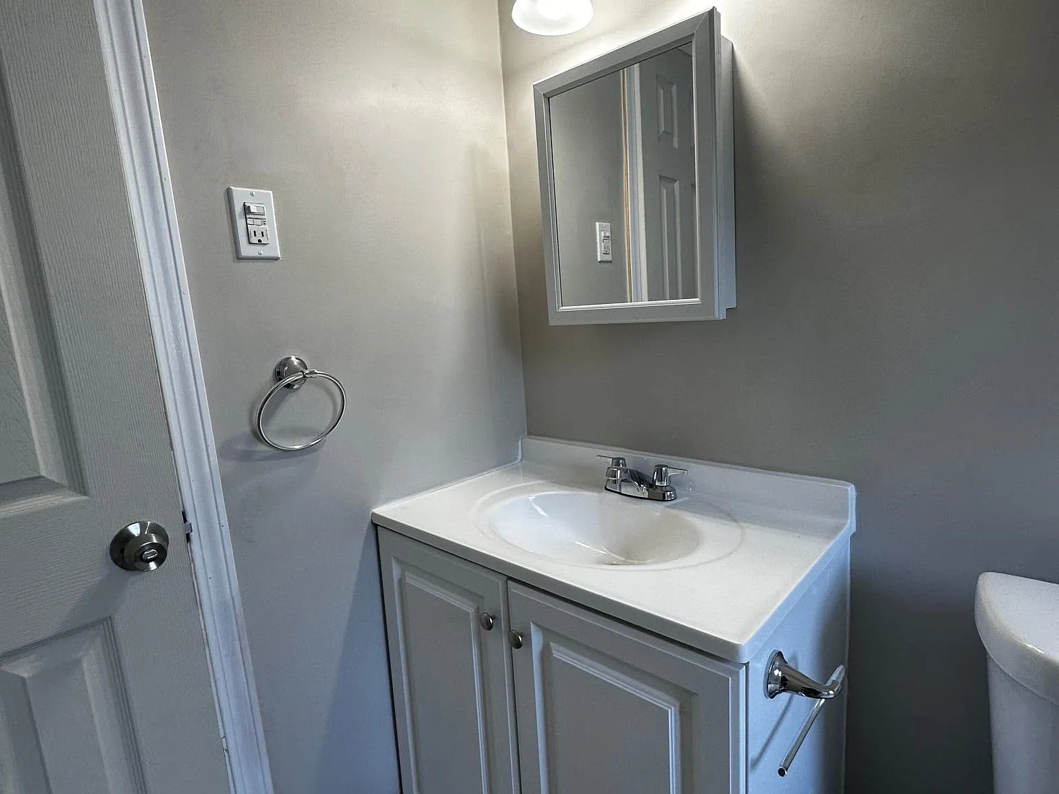 3 bed, 910 sqft, $1,300 — Photo 3