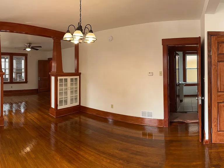 900 North Avenue — Photo 3