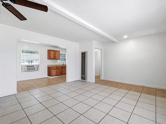 5th image of 455 Wimberly Blvd