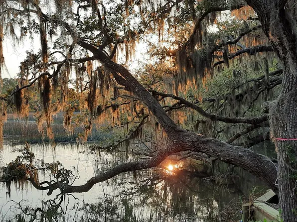 2214 Moss St, Beaufort, SC 29902