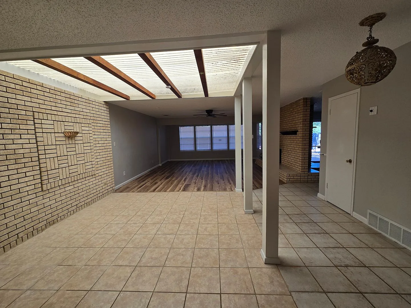 1640 Courtland — Photo 3
