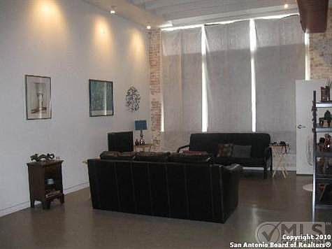 5th image of 1109 S Flores St APT 102