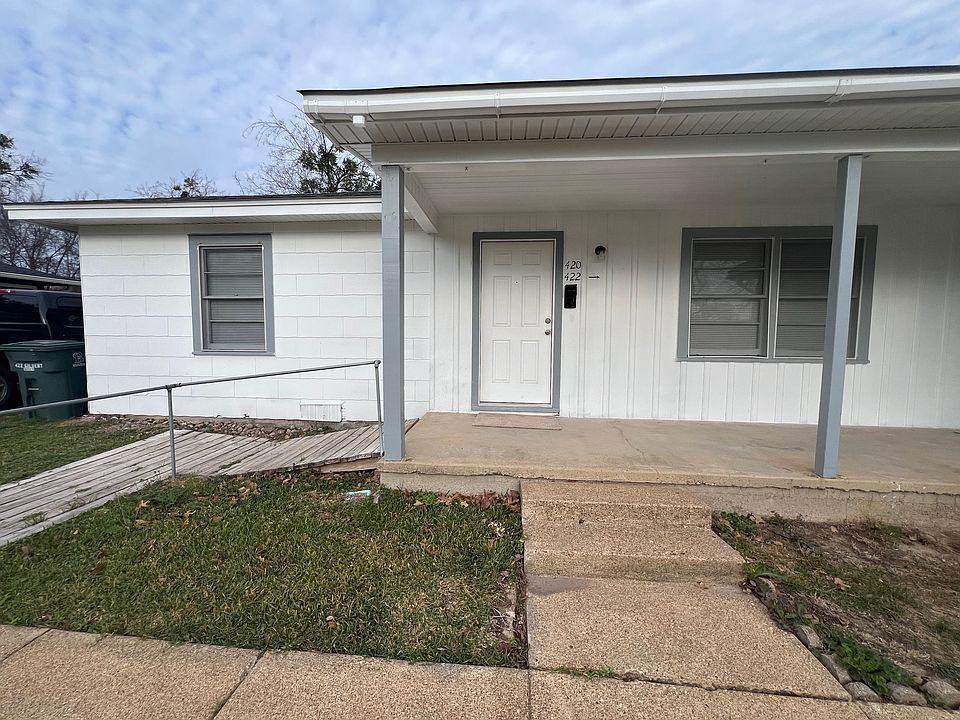 1st image of 420 Gilbert St