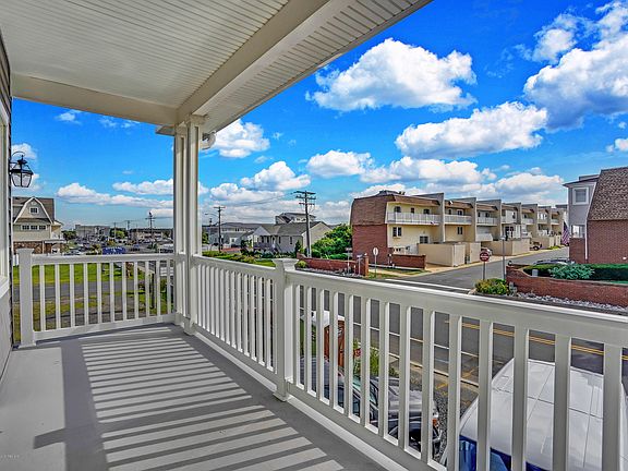 4th image of 1260 Ocean Ave #B