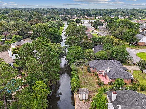 5th image of 529 Long Lake Dr
