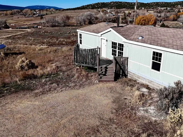 39 Carlitos Rd, San Cristobal, NM 87564