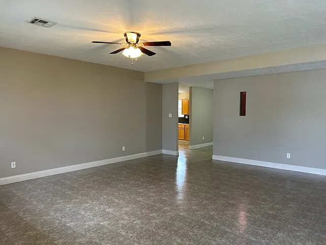 5057 Coopershill Dr — Photo 2